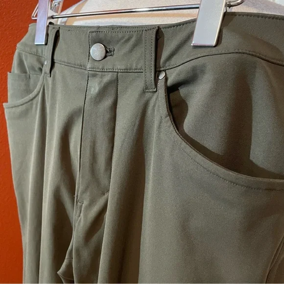 Lululemon Athletica Men’s ABC Classic Fit Dark Green Casual 5 Pocket‎ Pants